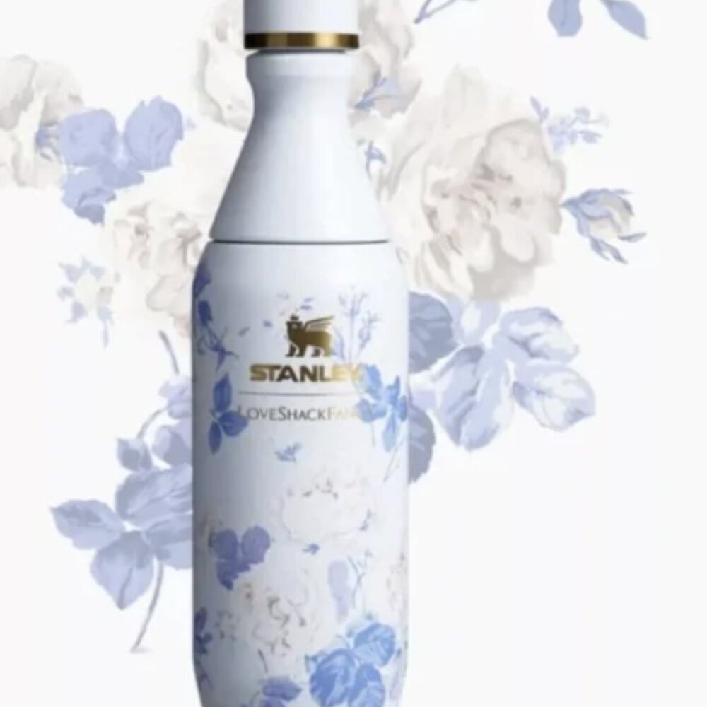 💙🩵The Stanley x LoveShackFancy All Day Slim Bottle | 20 OZ Everblooming Rosett
